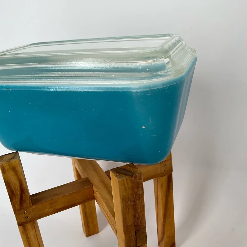 Vintage Pyrex covered dish_5